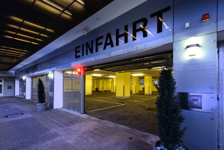 einfahrt parkgarage